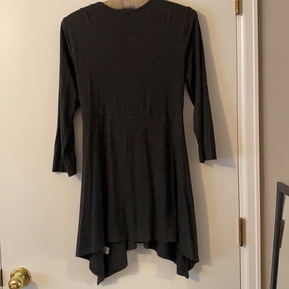 Size small, super soft and flowy Cupio tunic - Picture 3 of 4